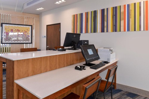 Holiday Inn Express & Suites Trinity an IHG Hotel - image 38