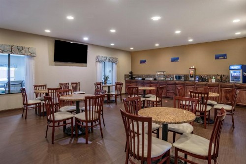 Best Western Troy Inn - image 23