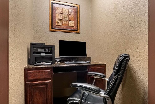 Best Western Troy Inn - image 9