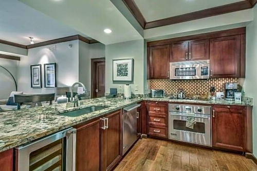 Constellation Residences - image 43