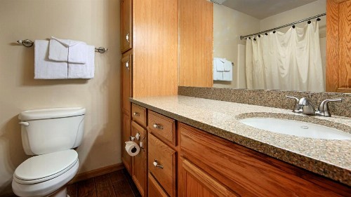 Donner Lake Village - image 8