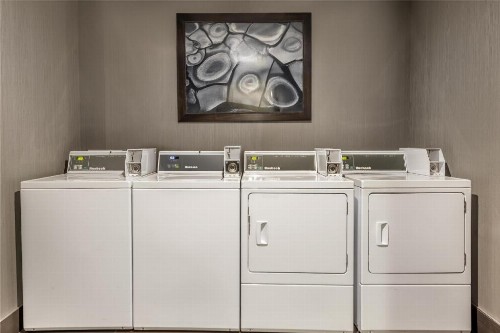 Best Western Plus Truckee-Tahoe Hotel - image 20