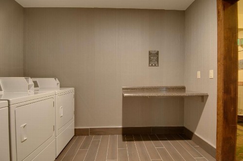 Best Western Plus Truckee-Tahoe Hotel - image 22