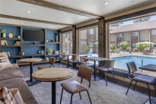 Best Western Plus Truckee-Tahoe Hotel - image 27