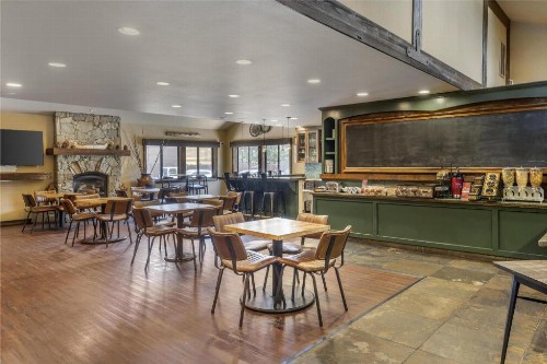 Best Western Plus Truckee-Tahoe Hotel - image 4
