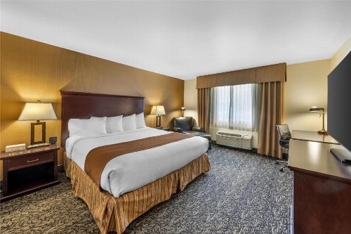 Best Western Plus Truckee-Tahoe Hotel - image 44