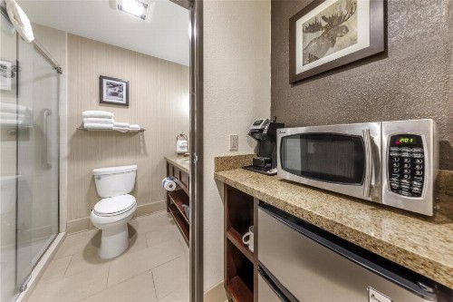 Best Western Plus Truckee-Tahoe Hotel - image 50