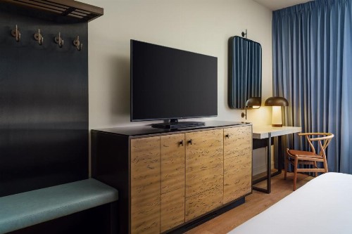 Hampton Inn & Suites Tahoe-Truckee - image 9