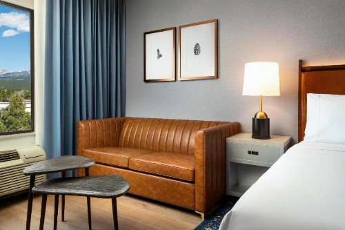 Hampton Inn & Suites Tahoe-Truckee - image 11