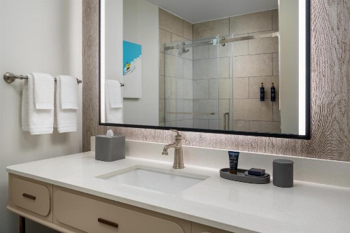 Hampton Inn & Suites Tahoe-Truckee - image 5