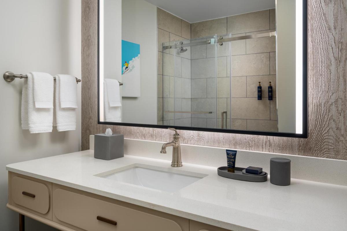 Hampton Inn & Suites Tahoe-Truckee - image 5