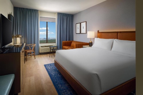 Hampton Inn & Suites Tahoe-Truckee - image 6