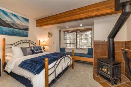 Donner Lake Inn B&B - image 12