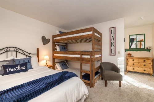 Donner Lake Inn B&B - image 13