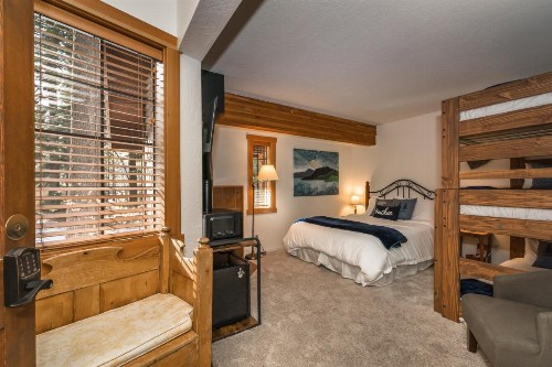 Donner Lake Inn B&B - image 23