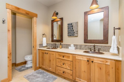 Truckee House - image 5