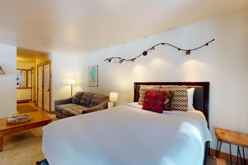 Aspen Grove Hideaway - image 2