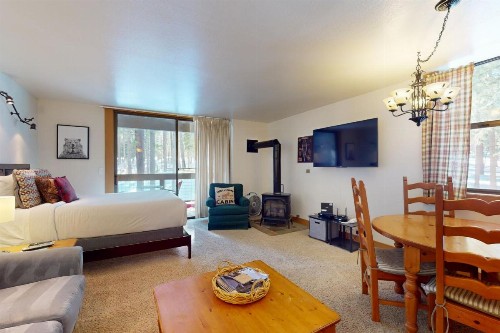 Aspen Grove Hideaway - image 20
