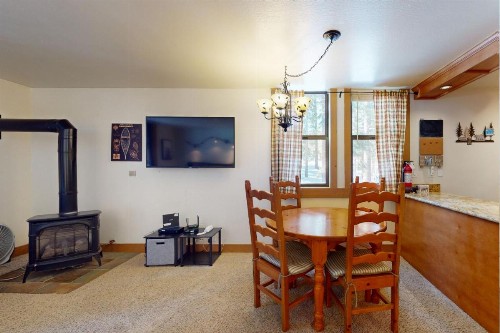 Aspen Grove Hideaway - image 24