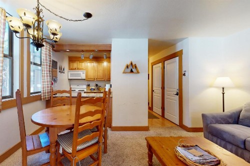 Aspen Grove Hideaway - image 5