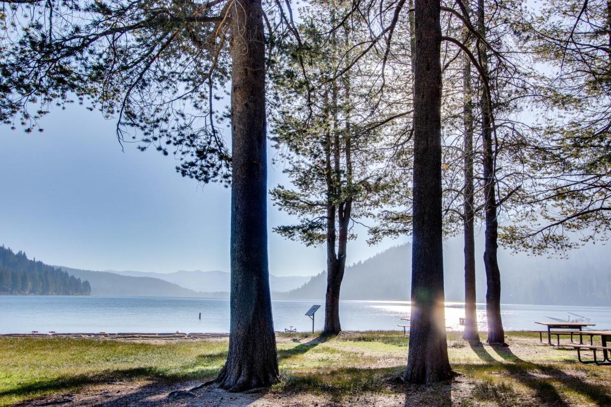 Donner Lake House - image 4