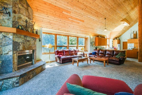 Donner Lake House - image 9
