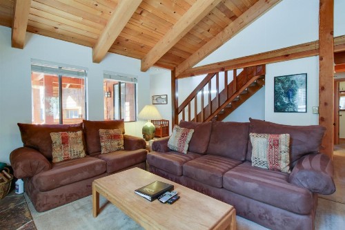 Beaver Pond Northstar Luxury Chalet with Hot Tub - image 6