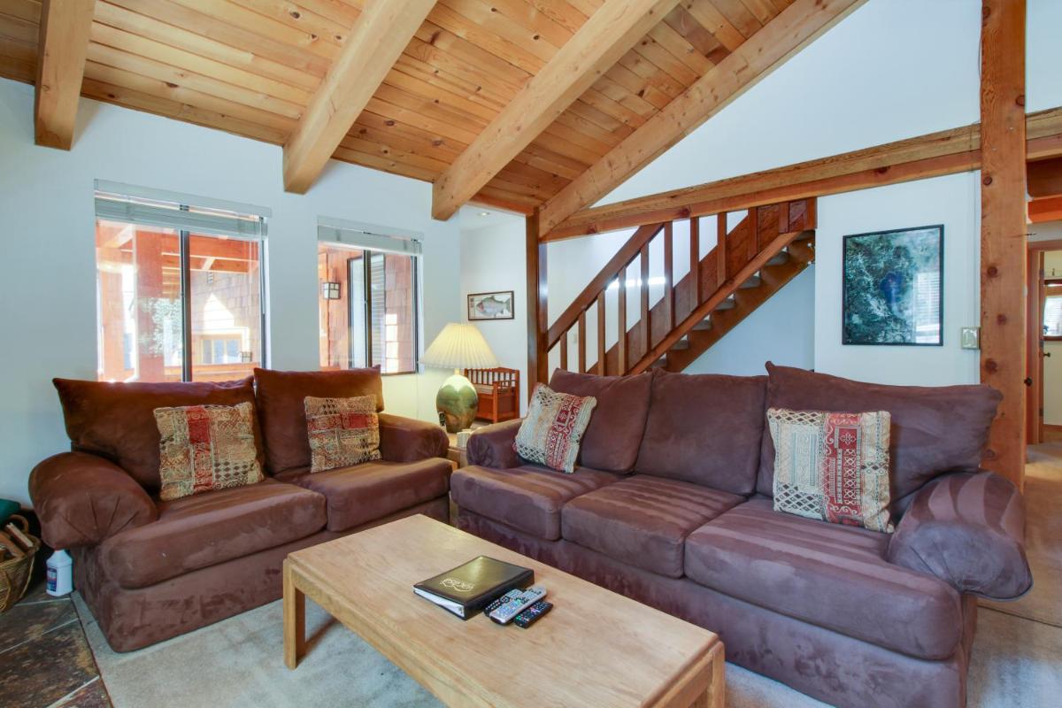 Beaver Pond Northstar Luxury Chalet with Hot Tub - image 6