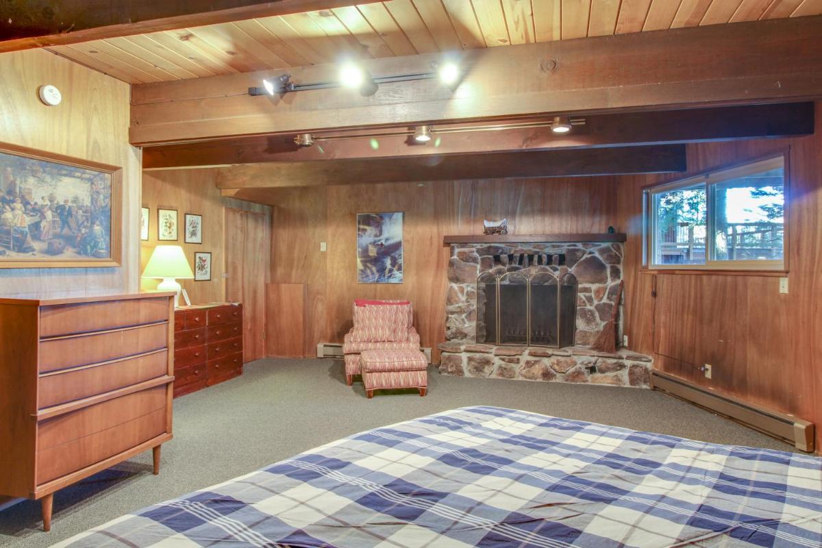 Donner Lakefront Retreat - image 6