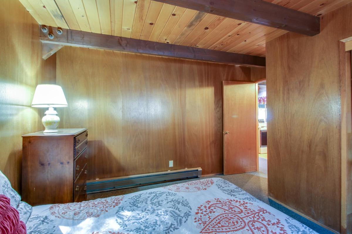 Donner Lakefront Retreat - image 7