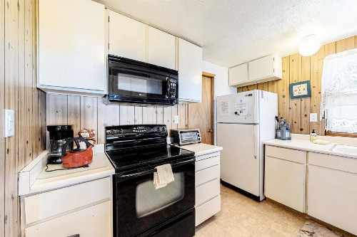 Picture Perfect Chalet - image 10