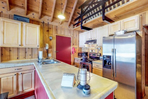 Donner Lake Dream Cabin - image 11