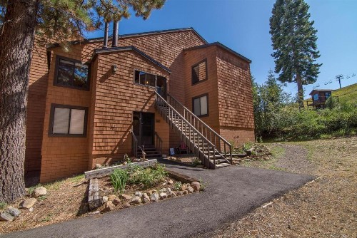 Levine by Tahoe Truckee Vacation Properties - image 1