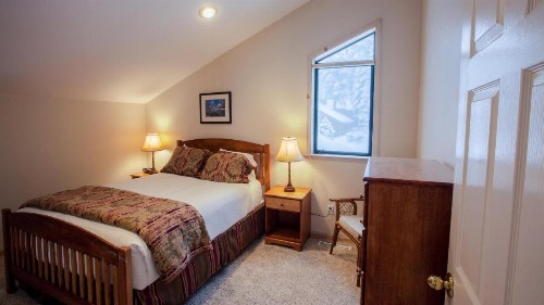 1620 Deer Path - image 12