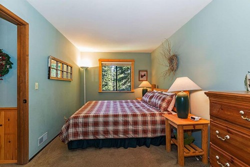 Copenhagen Retreat by Tahoe Mountain Properties - image 11