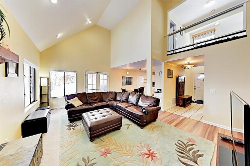 Expansive 3-Level Home Home - image 11