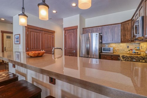 Modern Mountain Escape - image 8