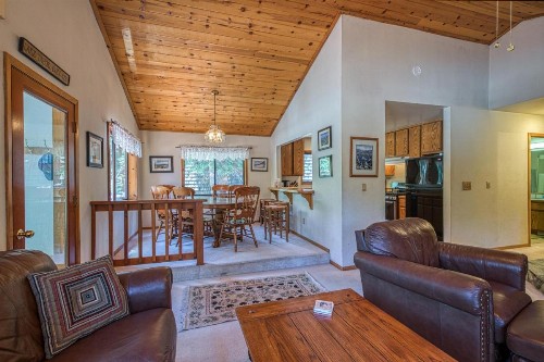 Cozy Northstar Family Home - 4 Bed 3 Bath Vacation home in Northstar - image 2