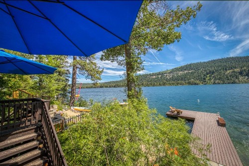 Lake Front Family Home at Donner - image 12