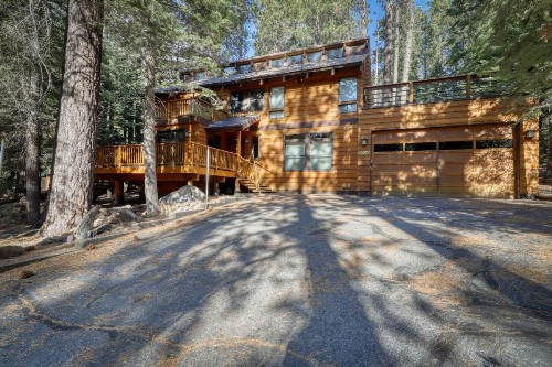 Tahoe Donner Tree House Retreat - image 1