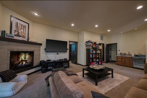Mountain Modern on Tahoe Donner Greenbelt - image 11