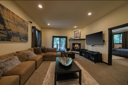 Mountain Modern on Tahoe Donner Greenbelt - image 7