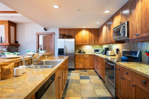 Luxury 3BD Village at Northstar Residence - Iron Horse North 204 - image 14