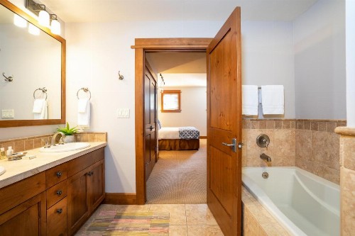 Luxury 3BD Village at Northstar Residence - Iron Horse North 204 - image 3