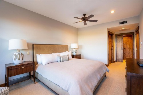Luxury 3BD Village at Northstar Residence w/ Ski Valet - Northstar Lodge 404 - image 25