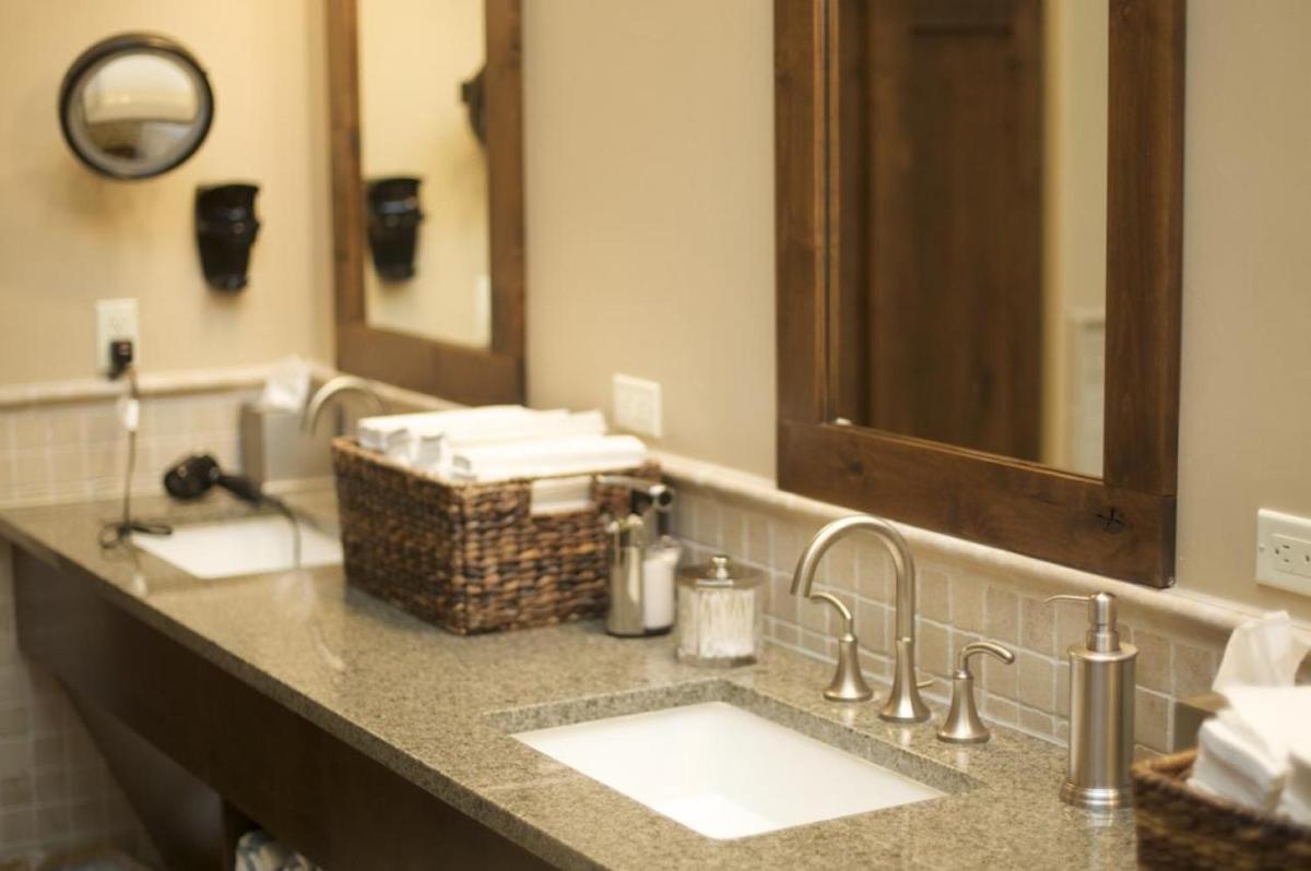 Luxury 3BD Village at Northstar Residence w/ Ski Valet - Northstar Lodge 404 - image 7