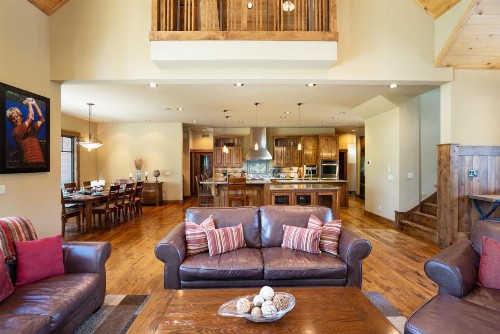 Luxury 4BD Residence on Old Greenwood Golf Course. Free Grocery Delivery! - image 37