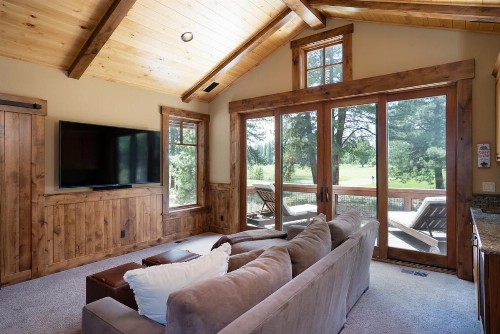 Luxury 4BD Residence on Old Greenwood Golf Course. Free Grocery Delivery! - image 47