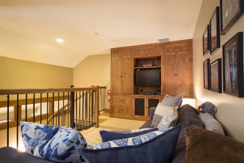 2 Bedrooms w/ Large Loft + 2.5 Baths - Sleeps 8. Free Grocery Delivery! - image 26