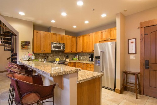 2 Bedrooms w/ Large Loft + 2.5 Baths - Sleeps 8. Free Grocery Delivery! - image 29
